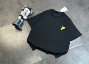 90潮牌Fila斐乐25新梵高博物馆系列油画字母印花短袖！超级火的梵高博物馆系列 融入梵高经典名画元素 油画设计的大F字母 非常亮眼 进口机器只能固色印染 梵高