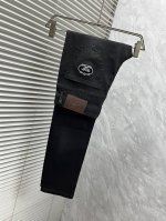 普拉达 原单牛仔裤 2025新品，原版牛仔裤 原版重工打造，品牌经典Logo设计，原版五金辅料。专柜定制牛仔面料，完全对版专柜，欢迎专柜试穿后再购买，好货不怕比