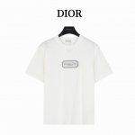 dior 迪奥 刺绣银标Logo短袖 夏季渠道限定新款 简约又不失风格的复古品牌标识，夏日炸街酷毙了 情侣气质款，两色推荐入手。采用定制面料。添加杜邦公司Sor