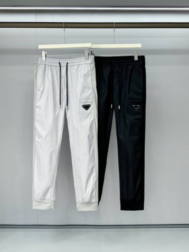 合照细节 Prada 普拉达 春夏爆款来袭！纯色休闲裤，特供面料. 公务员 上班族 广谱人群均可.全套最新款吊牌 延用Milano经典主唛！原汁原味的意大利制造