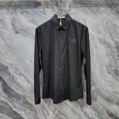 迪奥 Dior 2025Ss新款长袖 衬衫 衬衣，高端版本！专柜定制面料 透气舒适度高，细节无可挑剔，品牌元素设计理念，体现高品质。手感细腻柔软！呈现休闲裁剪，