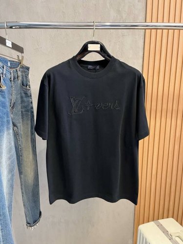 sslv纯棉最新面料经典标识图案Logo时尚简约潮流短袖，最顶级的品质专柜原单短袖，顶级制作工艺进口面料，专柜款独特设计，采用进口高端订制面料。官网在售！面料版
