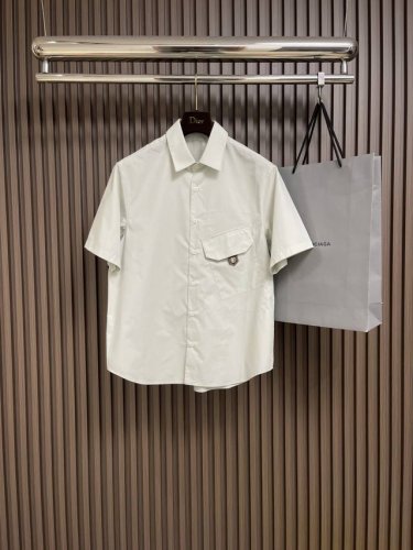 Hermes 2025Ss新品短袖衬衫，时尚帅气，简约百搭款，定制原版面料，不仅挺括，保持潮流的廓形，又穿着舒适，纱织更细腻，尺码：L-3Xl