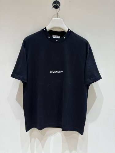 新品 T9- Giv男士时装款宽松版圆领短袖T恤，贸易公司洋行货，25年春夏新品，明星级人气单品！ 极具Giv家族特色的一款单品，设计感十足，整体造型融入了当家