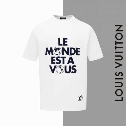 款号#Z70 Lv环球植绒字母圆领短袖 Louisvuitton官网一致款式 面料：32支双纱280克纯棉面料 同缸同色织染螺纹 颜色一致 工艺：进口机器植绒印