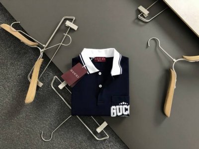 guc 2025春夏口袋印花黑白拼接精致工艺专柜面料翻领Polo*顶级元素融合打造，经典短袖3标齐全，潮男时尚，无论是上身舒适度还是都是无可比拟的存在 码数M-