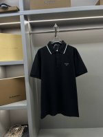 Prada 普拉达 三角标新款Polo衫 原版面料 官方同款 采用210克纯棉珠地面料，定制 同缸染面料 手感非常舒服爽滑 版型挺阔有型 一线品牌代工厂P出品