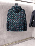 新秋爆款 P360 Lv 三标齐全 Ss冬季新款羽绒棉服加棉外套，秀场新品品相非常完美，舒适保暖，色泽饱满诱人，非常出彩的设计，轻松将时髦感进阶，做工极为考究严