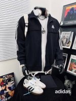 上新 Adidas阿迪达斯经典三杠爆款拼接刺绣男女同款 高品质顶级版本，区别市场通款，掌柜严选 公司贸易渠道！ 原版定制面料当下最火的一款单品 爆款 大厂完美做