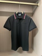 p270 moncler2025春夏新品凹凸压花工艺100支丝光珠地面料！定制面料，胸前Moncler字样采用凹凸工艺压花制成，立体感官非常的强，领口采用红白间
