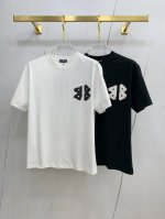 ss巴黎世家纯棉最新面料经典标识图案Logo时尚简约潮流短袖，最顶级的品质专柜原单短袖，顶级制作工艺进口面料，专柜款独特设计，采用进口高端订制面料。官网在售！面