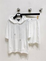 gucci古奇 2025新款套装采用客供独家进口定制面料，面料表面非常有质感显而易见，上身透气轻薄十分舒适，细节处彰显设计特色与精湛工艺，整体细节美妙绝伦！整体