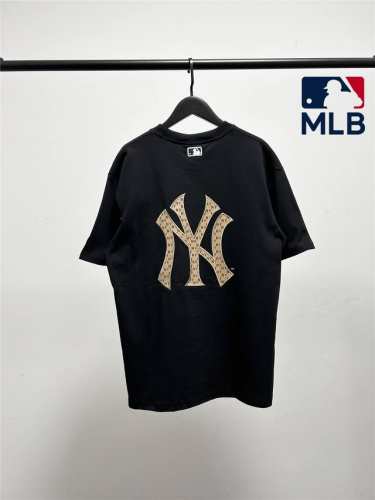 高品质！Mlb柜子新款金线刺绣老花老花短袖T恤！三标齐全，三联吊卡，原厂包装！通肩压条保证舒适性！2025Mlb Ny 老花大Logo刺绣款 情侣圆领短袖高端品