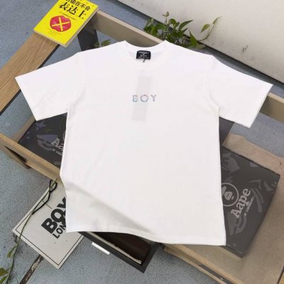 款号 Dg25628 2025新款Boylondon渐变老鹰翅膀朋克风Logo图案印花休闲情侣短袖T恤 经典图案设计 朋克不羁 采用250G克重纯棉面料 印花很
