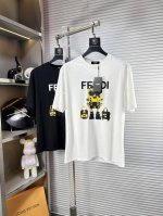 Fend*芬迪 Ss25春夏新款 胸前印花图案圆领短袖T恤，今年芬迪真是越来越棒不同于其他款式，更是时尚达人必须入手的一件！定制220G高克重丝光面料 ，手感细