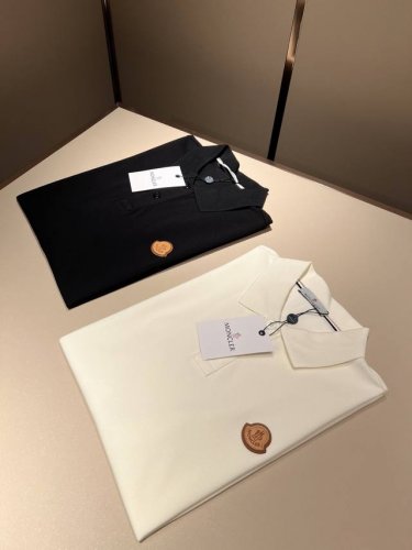 mon蒙**口2025春夏新款男士原单男士短袖Polo衫，贸易公司货，官网同步发售！此类型的基础单品是每季必出现的，客供进口珠地网眼棉，舒适性与透气性兼备，整体