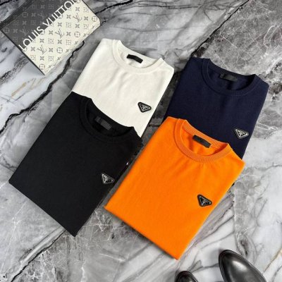 支持年后退换 P200 Prada/普拉达 2024秋冬Gw专柜新款 顶级走秀时装款 秋冬高端男士原单时尚针织毛衣休闲羊毛衫。 尺码：M~4Xl（可穿：110～