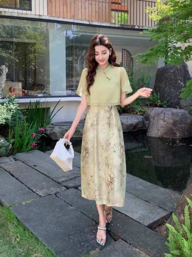 巨爆俩件套来袭高品，整件来去缝工艺，新中式复古国风上衣+碎花吊带连衣裙两件套装，面料：上衣曲天丝，吊带裙竺麻面料，里布50D加密四面弹；四码Smlxl
