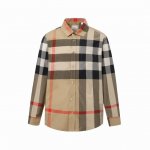 p150 burberry/巴宝莉 衬衣版型采用原版调节 面料采用100%纯棉格纹原版定制面料 红外线定位裁剪 门襟/前后幅和双袖皆对位对格 进口缝纫设备 流水