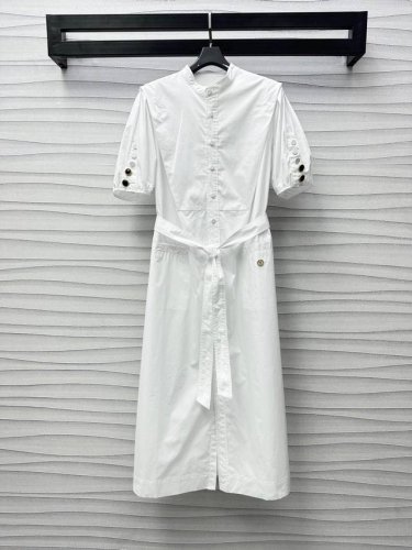 Louis Vuitto*2025新品上架 圆领腰带衬衣裙 定制Yb进口斜纹全棉材质 舒适垂顺有型 沿用开襟纽扣调节设计 配合腰间本布腰带勾勒曲线 增添造型层次