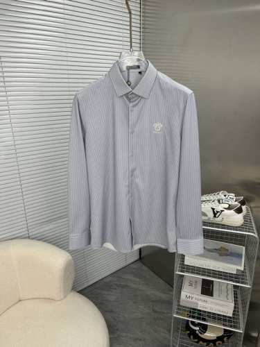 versace范思哲 2025Ss春季新品长袖衬衫，时尚有型，简约百搭款。版型挺括，经典品牌Logo，新工艺搭配，穿着舒适，纱织细腻，上身帅气十足，三标齐全，所
