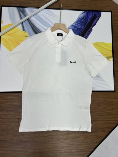 Fendi芬迪2025新款恶魔刺绣标翻领polo衫原版面料 高版本 高品质 网红明星同款50支双股珠地棉面料 定制刺绣标工艺 透气环保同时色泽很正 面料柔软 质