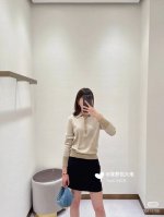Fend*25Ss春夏新款 真丝羊毛翻领衫 原版开发 高版出品 一上身就被惊艳到了 面料选用顶级材质 柔软亲肤 透气性满分 穿着感超舒适 圆领短袖上衣 简约又时