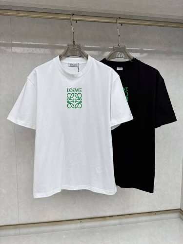 罗意威 2025春夏新款首发专柜最新款短袖圆领T恤 高端订制 设计前卫时尚！品牌Logo重工艺设计 高端定制丝光长绒棉面料.手感柔软.穿着舒适.专柜级别精致车线