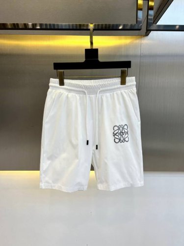 lowe罗意威、25S新款夏季休闲短裤！抽绳刺绣Logo设计.简单高级.进口高密棉订制埃及棉面料，手感轻薄透气.舒适感满满.原厂五金质感满满.高级感强！整体视觉