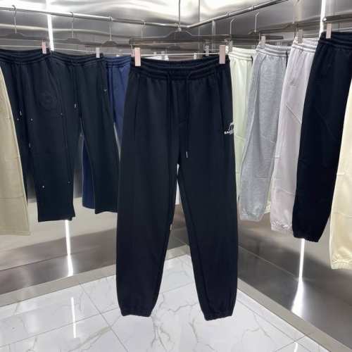 Balenciaga巴黎世家经典款 高品质 三标齐最新英文Logo刺绣卫裤 定制320克双面透气面料 束脚版型设计 前裤袋打枣工艺，，很显腿长 采用经典最新加英