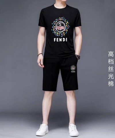 直 品牌 Fendi 芬迪 2025新款男士短袖短裤套装！官网同步销售！市面高端版本！手感细腻柔软！让你穿着更加舒适！立体裁剪版型超赞！尺码:M-5Xl 下单请