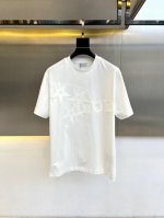P220 Dio迪奥、25新款男士纯棉休闲宽松短袖T恤，Logo图案元素贴布绣，采用高密度欧棉材质，同布罗纹圆领搭打造休闲效果。宽松款式，面料无闷热感，舒适透气