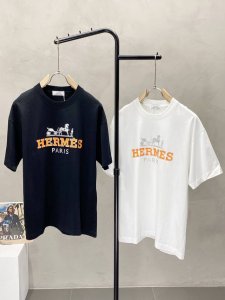 P160。Hermes爱马仕独家专供新款原单男士休闲春夏短袖 高端定制 高端版本 时尚百搭爆款进口面料 手感超柔软细腻 穿着亲肤舒适 高端精品 代工厂P精细做工
