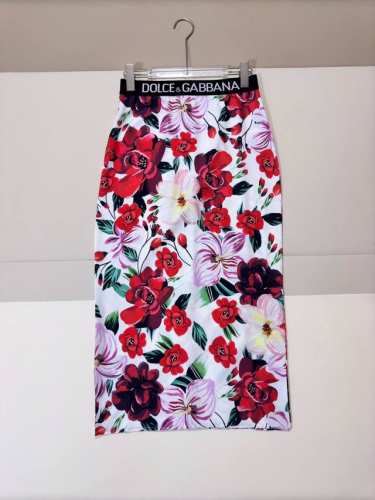 Dolce & Gabb*ana 杜嘉*班纳 西西里女人味 热情缤纷多彩花朵撩人又魅 贵妇度假风高腰包臀花朵印花半身裙中长铅笔裙。SMLXL