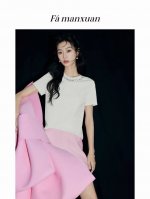 跑量价 重工手工圆领钉珠短袖T恤上衣 面料 棉混纺 Smlxl S码胸围82肩宽33衣长55 每个码胸围平铺腰围相差 衣长肩宽相差1厘米 以此类推
