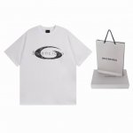 实拍图 顶级版本.官网品质 Balenci*Ga 巴黎.Ss25最新款，巴黎微标经典Logo艺术龟裂印花短袖T恤.砖柜同步.第一时间正品研制，欢印对比！面料采用