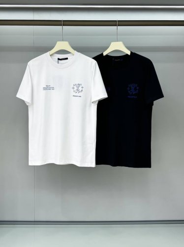 合照细节 L家 2025春夏新款男女同款短袖T恤，！定制专属纯棉面料，定制原版工艺螺纹，胸前重工字母Logo工艺设计！简约大方，从容百搭，档次极高，完美融入时尚