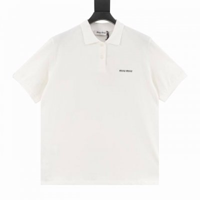 Miu Miu缪缪Mm 经典小标刺绣短袖polo衫 正品8400购入开发，采用210克双精疏棉股珠地布面料，领口定制提花扁机罗纹，面料酵洗，进口机绣刺绣，定制辅