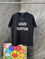 Lv项链破旧字母圆领短袖 Louisvuitton官网Zp同步新款T恤 面料采用32支双纱280克高克重纯棉面料 同缸定织定染原版同色螺纹 进口机器白墨直喷工艺