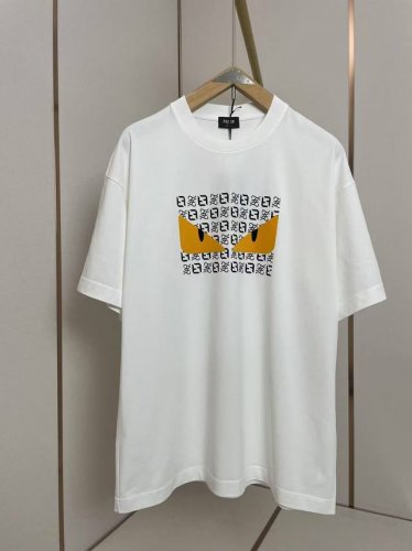 芬迪新款植绒黄眼睛T恤 经典大眼睛造型永不过时 双层螺纹领口 肩部通肩压条 280克纯棉面料舒适透气 黑白双色 男女同款 码数S-Xxl 2025