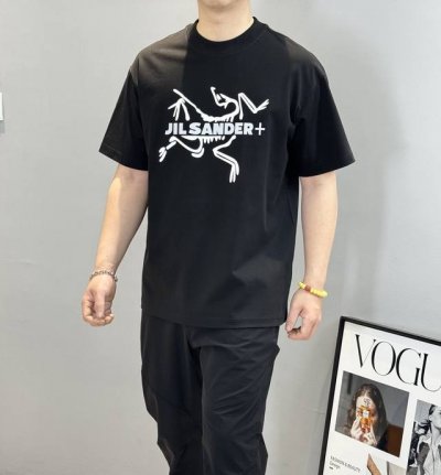 arc'tery*始祖-鸟25S爆款推荐.男女同款 高品质高版本 此款胸前及侧后背字母Logo立体图形烫画设计.反光字体设计尤为新鲜.使得整个的图案极为立体 采