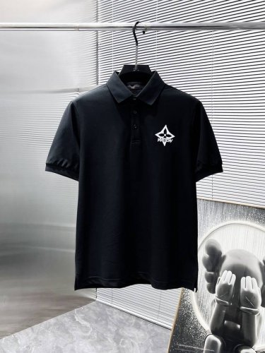 路易威登 Lv 2025Ss夏季新款 翻领短袖T恤 Polo衫，高端版本！专柜定制面料 透气舒适度高，细节无可挑剔，品牌元素设计理念，体现高品质。手感细腻柔软！