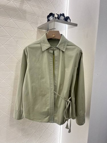 Gucc*2025新品上架 牛仔系带衬衫短裤套装 定制Yb斜纹棉牛仔材质 多重酵素水洗工艺 完美还原Yb草绿色 长袖衬衫短裤套装 打造上长下短好比例 简约时尚