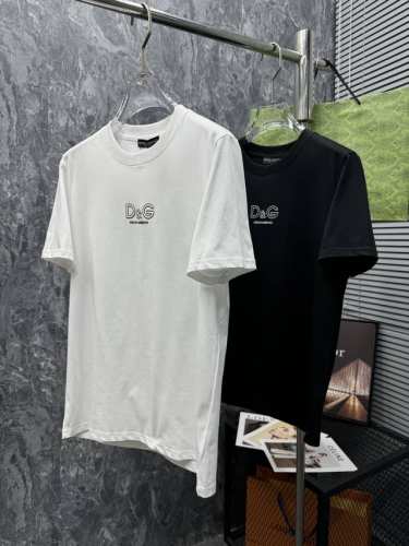 dg顶级货品 2025春夏新款首发专柜最新款短袖圆领T恤 微阔版型 高端订制 设计前卫时尚！品牌Logo重工艺设计 高端定制280克高克重面料.手感柔软.穿着舒