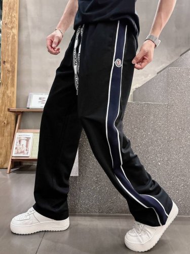 mo# 2025 铜氨丝莫代尔空气层春夏休闲裤子 美学的焕新诠释,演绎浓郁的格调型时尚风范,细节感和设计感强悍.经典品牌标识做为色彩搭配,演绎经典的品牌时尚,为
