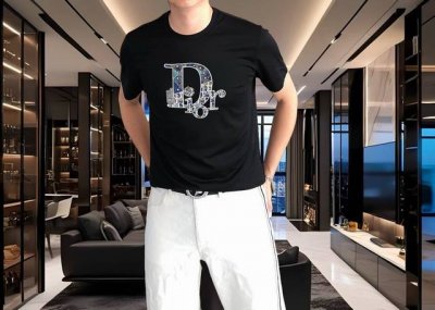 D*Or 迪奥2025春夏新款原单男士圆领短袖T恤 高端定制 时尚百搭 柜台同步售卖 印胶字母Logo图案设计 客供定制进口天丝液氨棉面料，穿着亲肤舒适 面料柔