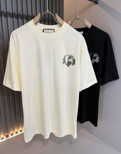 gucc*古家 2025春夏新款男女同情侣款休闲宽松棉质圆领短袖T恤衫！贸易公司渠道稀出，同步官网发售 ！ 2025春夏最新系列，经典时尚设计元素，为全新系列注