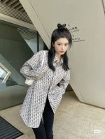 供 Dior迪奥经典老花提花满印牛仔衬衫 慵懒风扎染灰白情侣款衬衫外套 D家本季最火的时尚单品，满印Logo的设计超级爱，老花衬衫真的太上头了，浅色系给人清爽的
