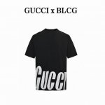 本地自取160 gucci & Balenciaga 下摆斑驳字母印花短袖 高级感十足。纯棉面料，做工细致，男女同款宽松版型，时尚大气。 颜色：黑、白 size