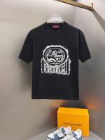 Ss古驰纯棉最新面料经典标识图案Logo时尚简约潮流短袖，最顶级的品质专柜原单短袖，顶级制作工艺进口面料，专柜款独特设计，采用进口高端订制面料。官网在售！面料版